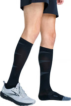 Feetures Graduated Compression Light Cushion